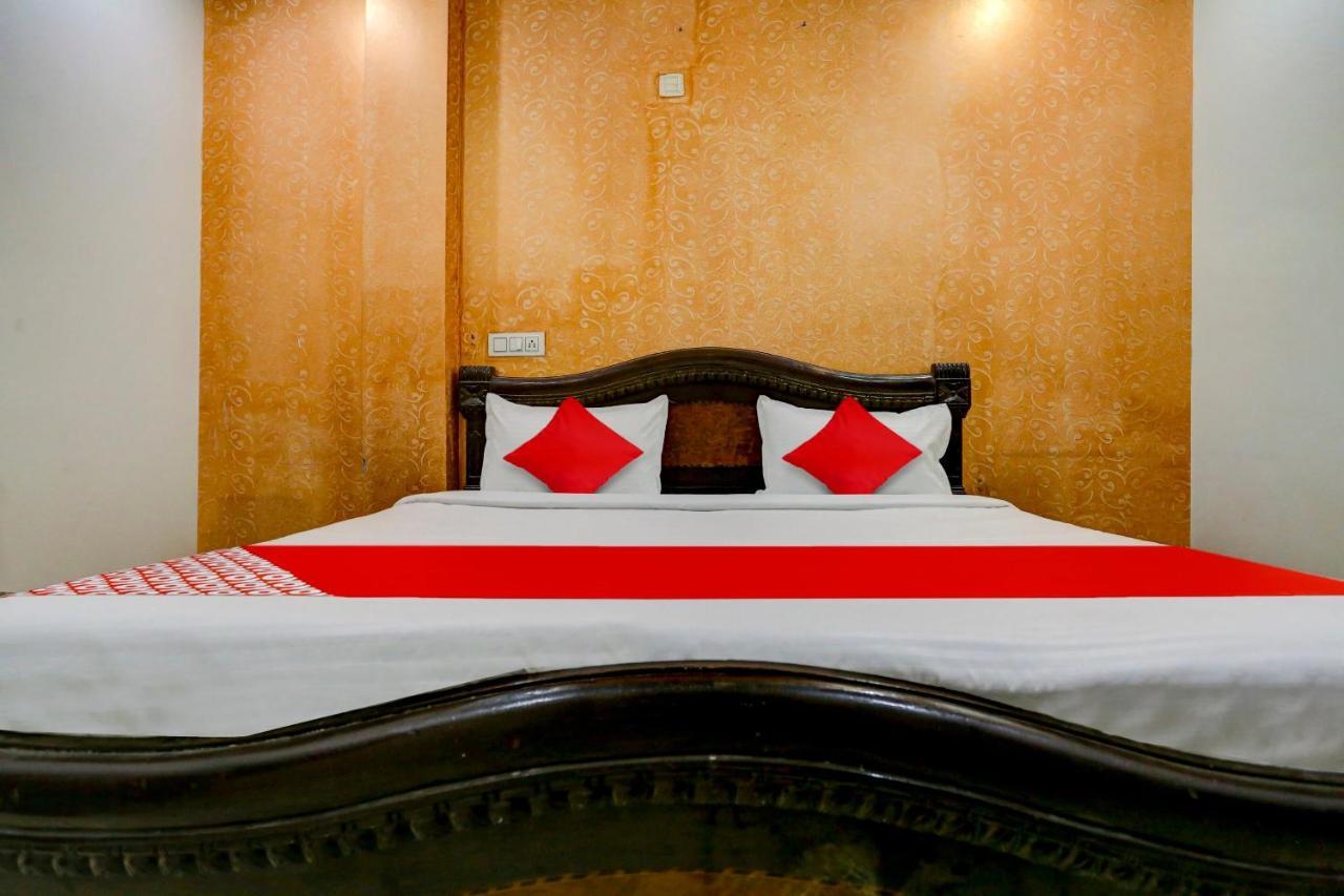 Hotel O Guru Ji Residency